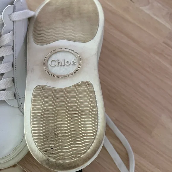 Chloé White Sneakers with Black Logo - Picture 6 of 11